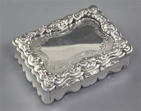 A Victorian silver rectangular table snuff box, by Yapp & Woodward, Length: 102mm Weight: 8.8oz/274grms